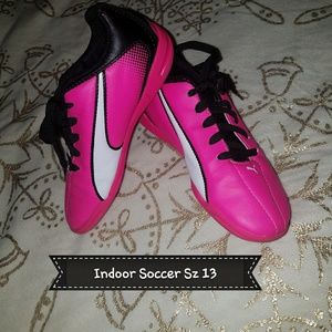 Puma  Indoor Soccer Shoes